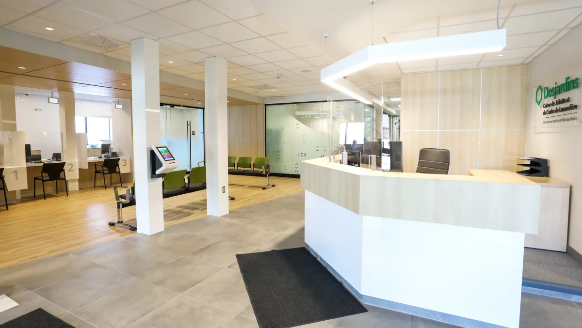 Comptoir d'accueil et borne interactive Caisse Desjardins – projet Gestion BGC Lanaudière